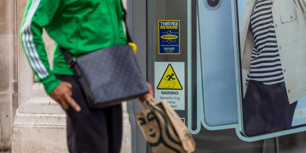 Shoplifting 'epidemic' hits major European city as stores offer to equip staff with bodycams - Vimarsana News
