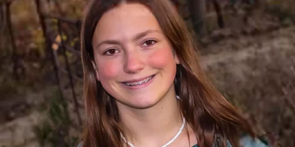 Mom of teen who died by suicide says her bullies played 'a part in crushing her' - Vimarsana News