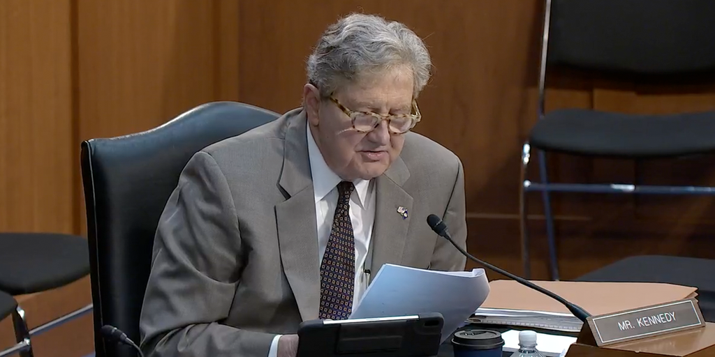 WARNING: Sen grills activist on graphic books in school libraries: 'What planet did you just parachute from?' - Vimarsana News