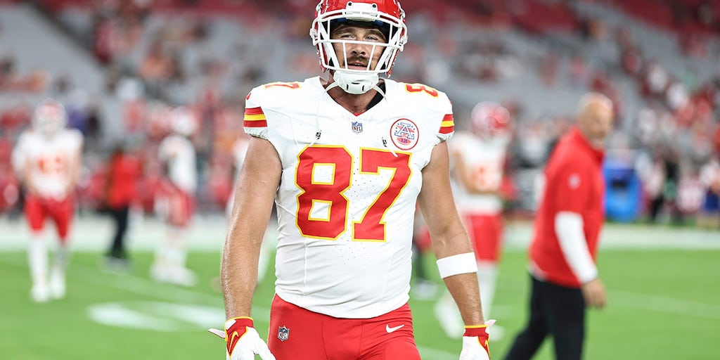 Chiefs TE Travis Kelce will be OUT for tonight's game vs. the Detroit Lions  due to his knee injury, per @Schultz_Report. The safe move with 10 days  until the next game and