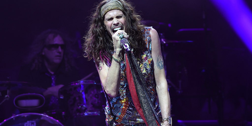 Steven Tyler injures vocal cords, Aerosmith postpones farewell tour shows - Vimarsana News