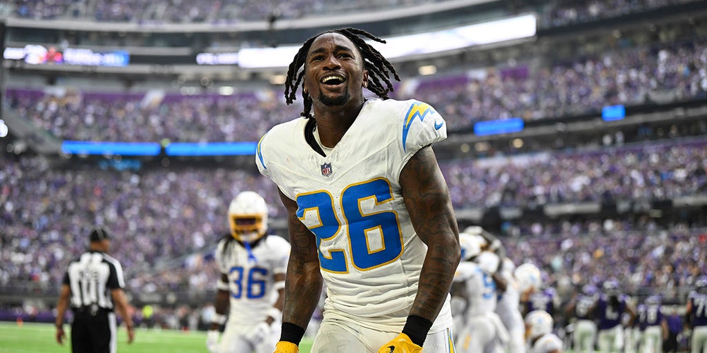 Last-minute interception seals Chargers' 28-24 win over Vikings