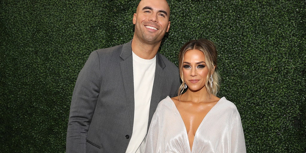 Jana Kramer reunites with cheating ex-husband: 'I used Jana as my scapegoat' - Vimarsana News