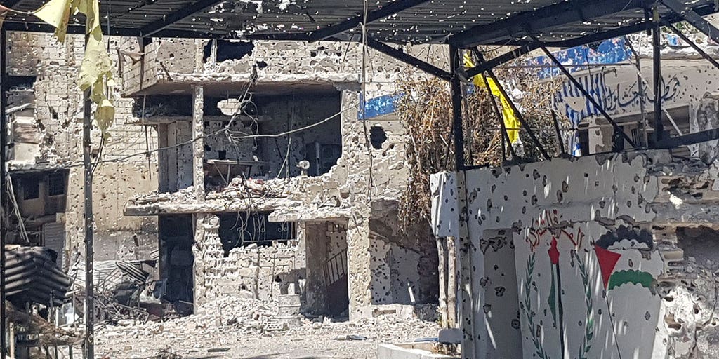 Clashes resume between Palestinian factions in Lebanon's largest Palestinian refugee camp - Vimarsana News