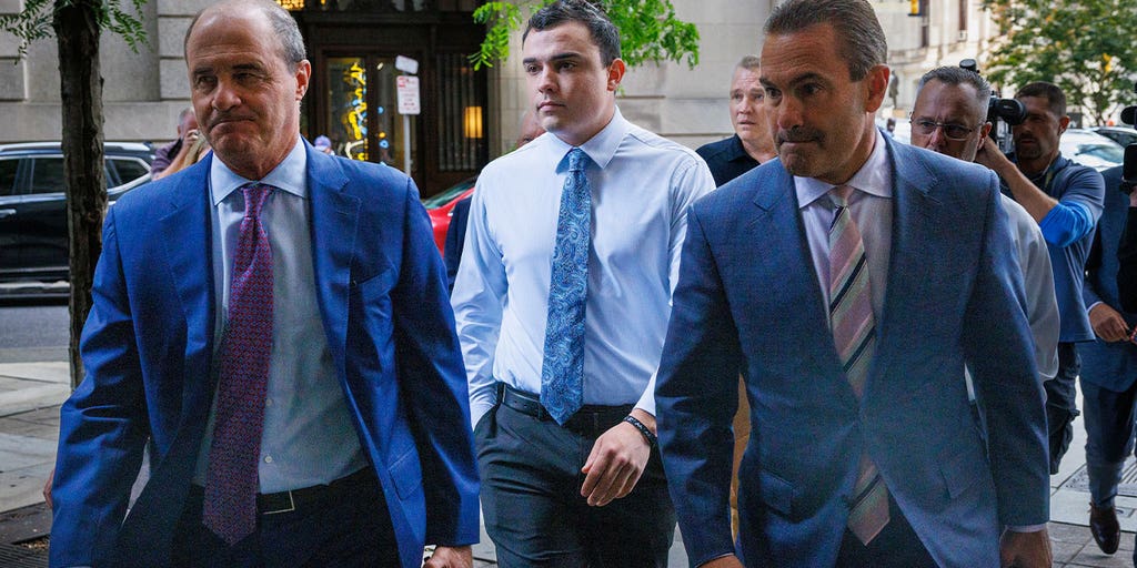Philadelphia lawyers aim to get murder charge dropped against officer who killed driver during traffic stop - Vimarsana News