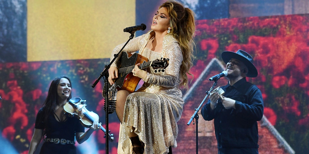 Shania Twain: A look into the Canadian's uber successful music career - Vimarsana News
