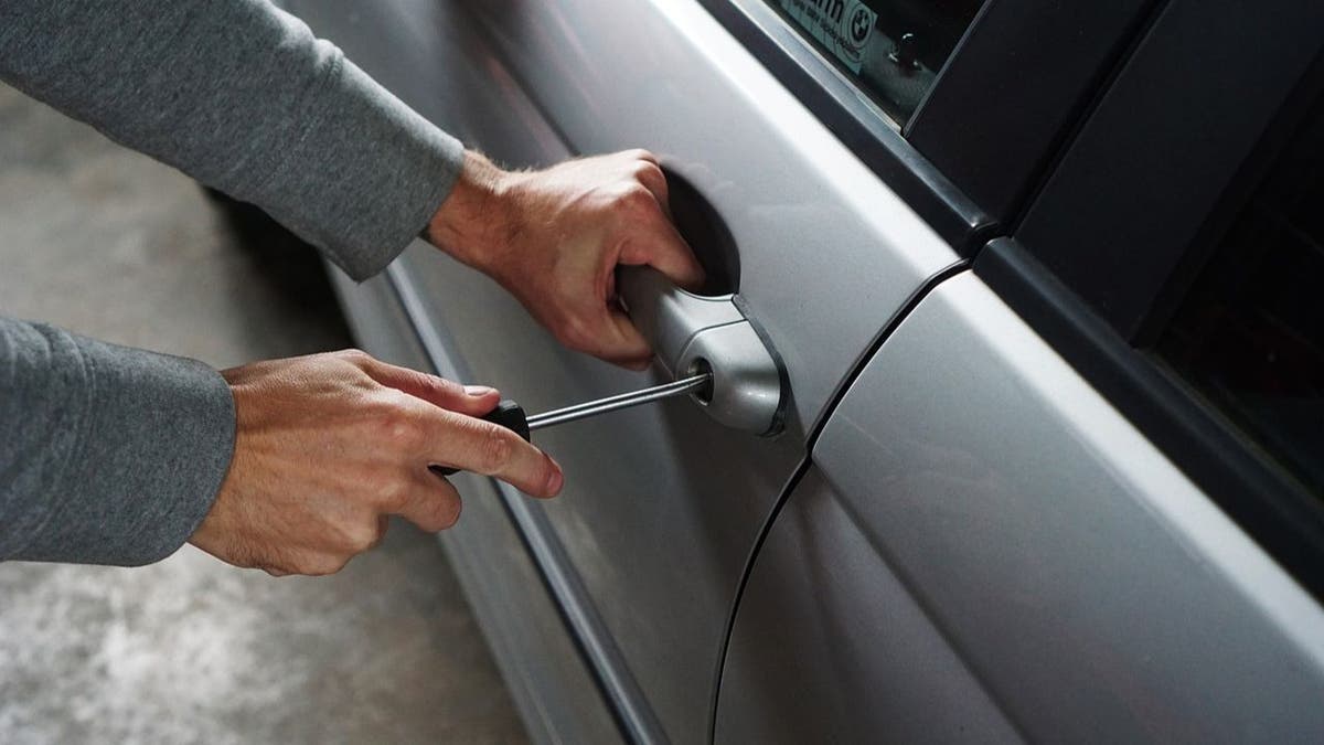 DC To Target Car Theft By Handing Out Air Tags