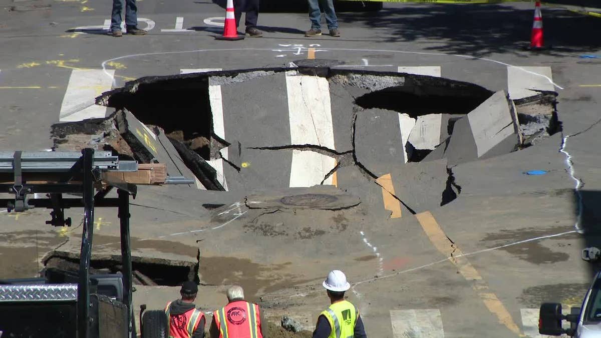 Large San Francisco sinkhole forms at intersection after water main