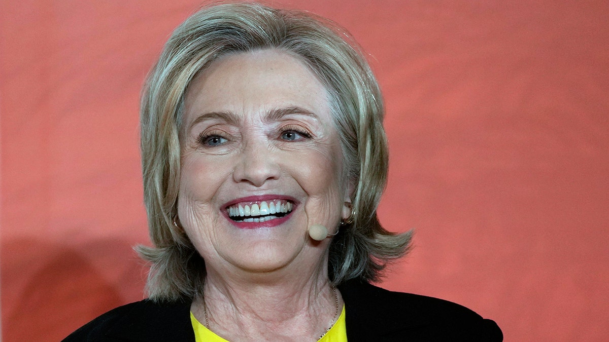 Hillary Clinton sorrindo