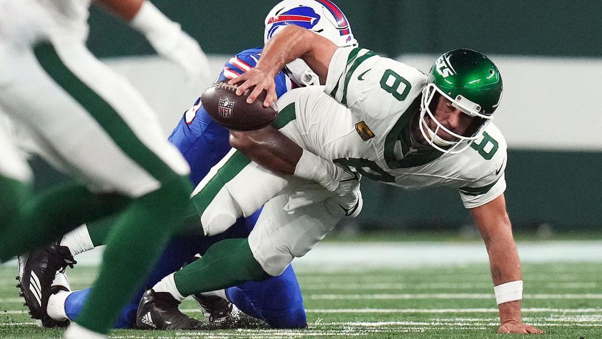 Jets quarterback Aaron Rodgers injures achilles heel