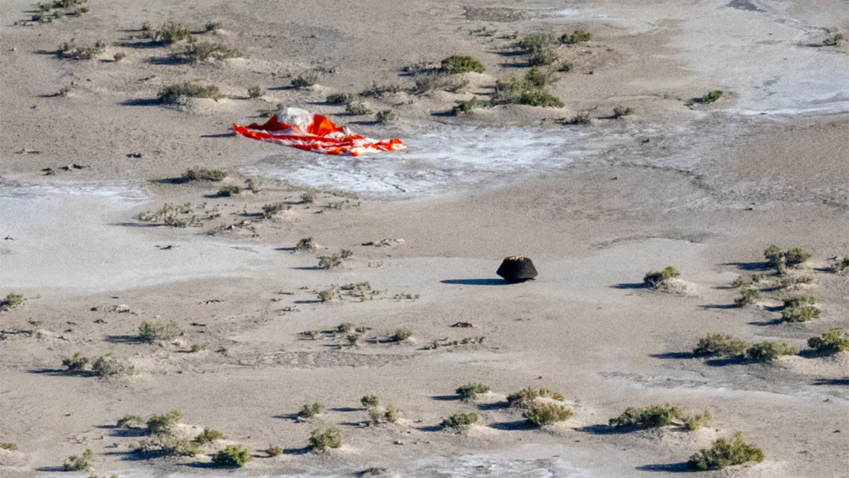 Asteroid Capsule lands