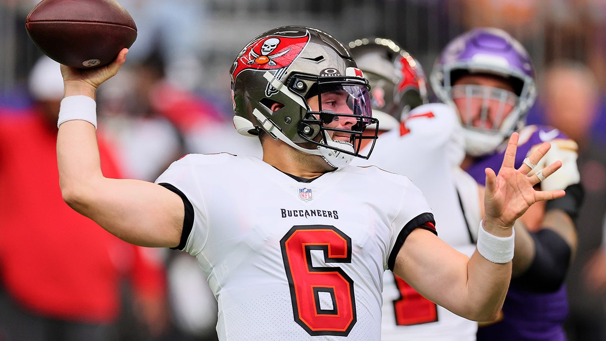 Bucs top Vikings behind Baker Mayfield's 2 touchdowns in first