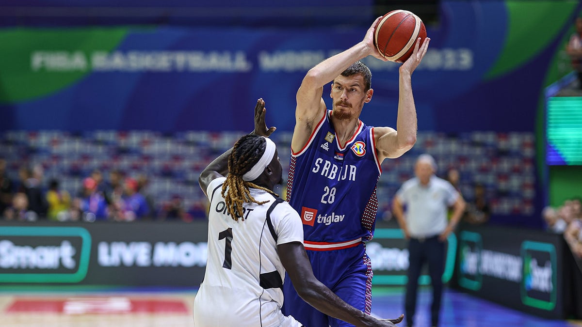 Borisa Simanic looks to pass
