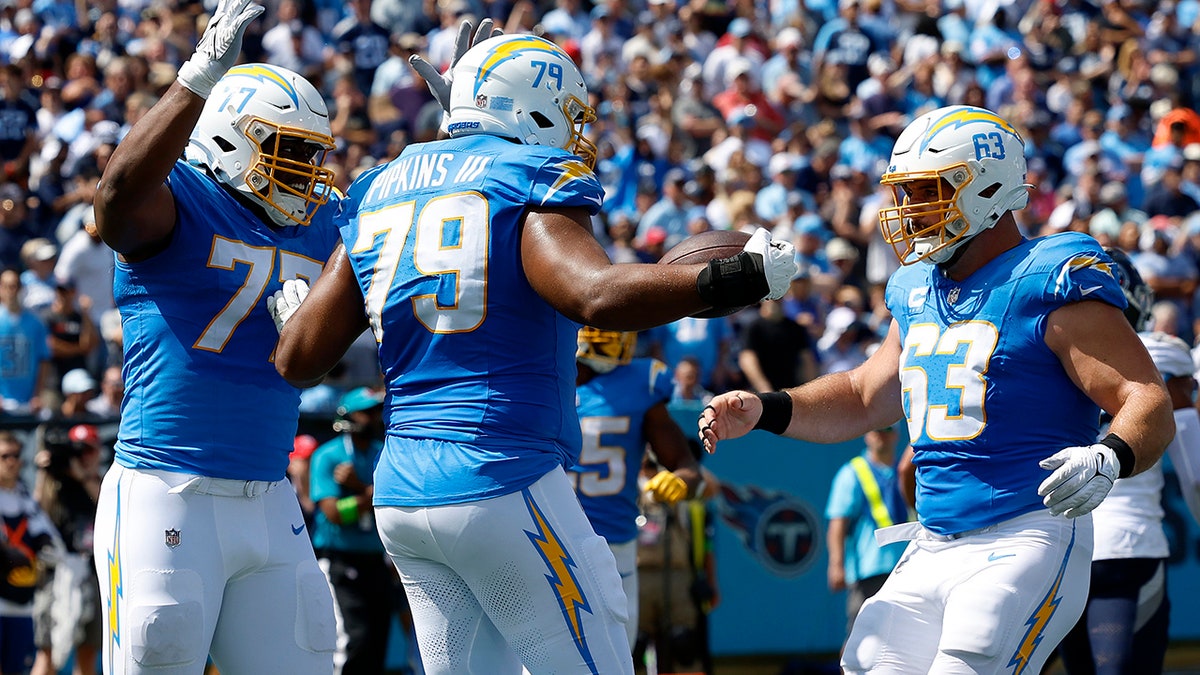 Chargers linemen