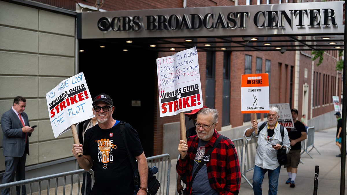 picketers outside the Drew Barrymore Show