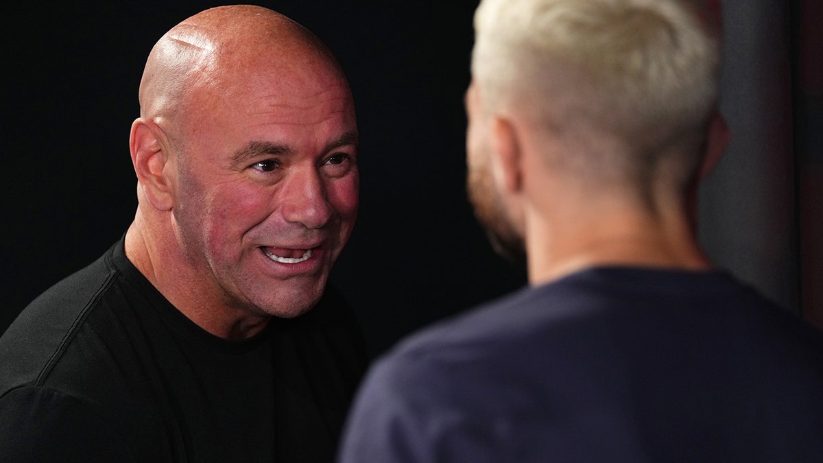 Dana White talks to Ukraine player