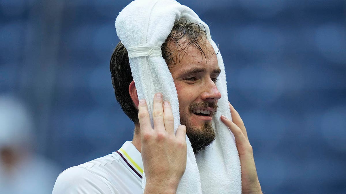 Daniil Medvedev with a towel