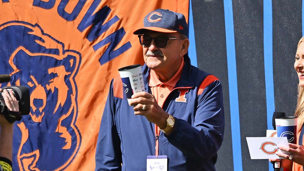 Fox Television camera on the field before an NFL football game between the Chicago  Bears and th …