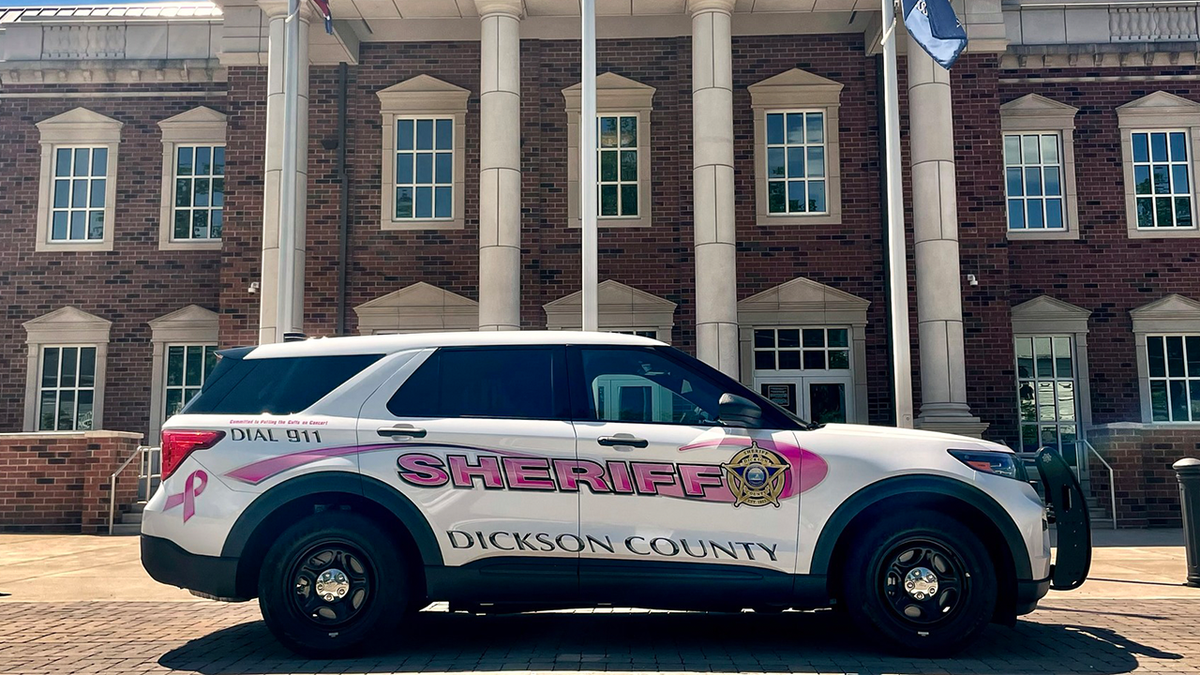 Dickson County Sheriff’s Office car