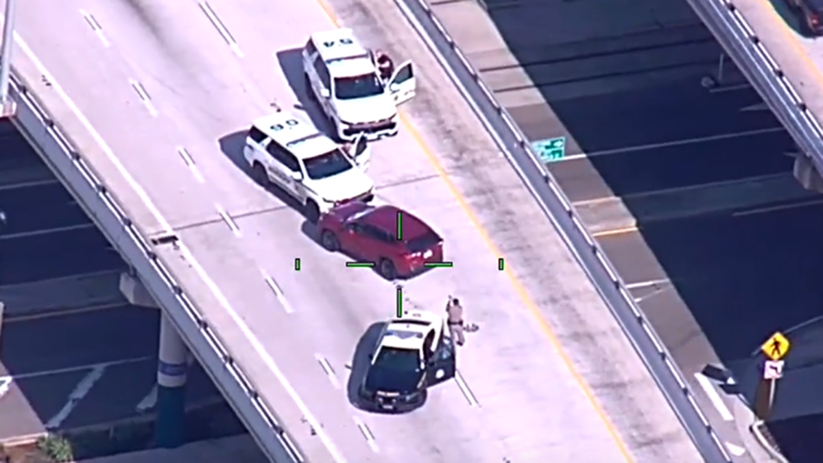 Florida police chase comes to an end on highway