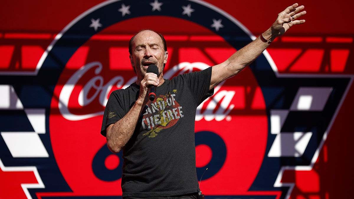 Lee Greenwood performing