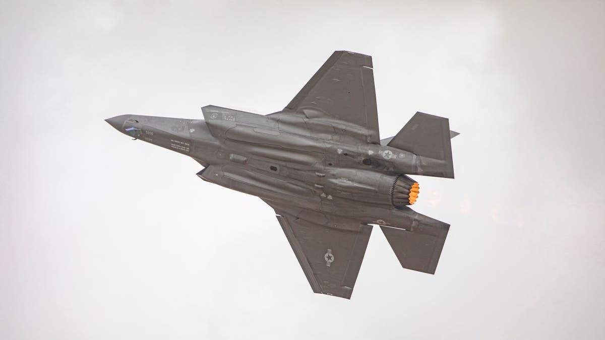 F-35 performing at air show