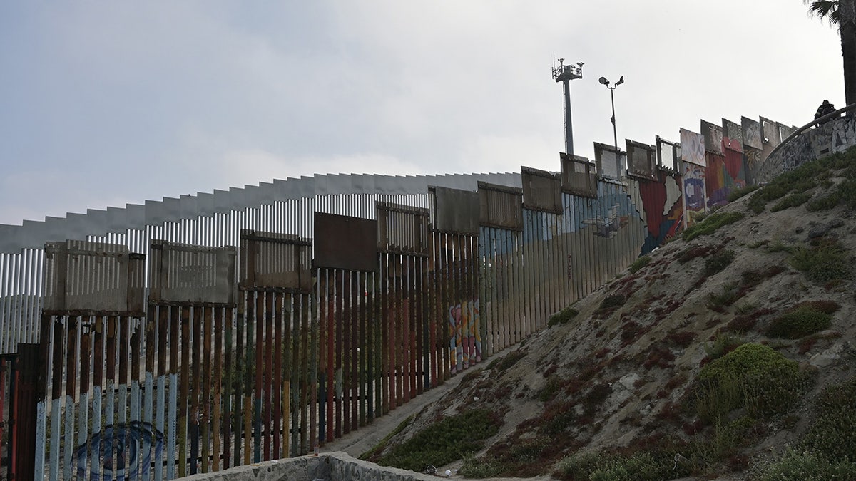 San Diego border wall 