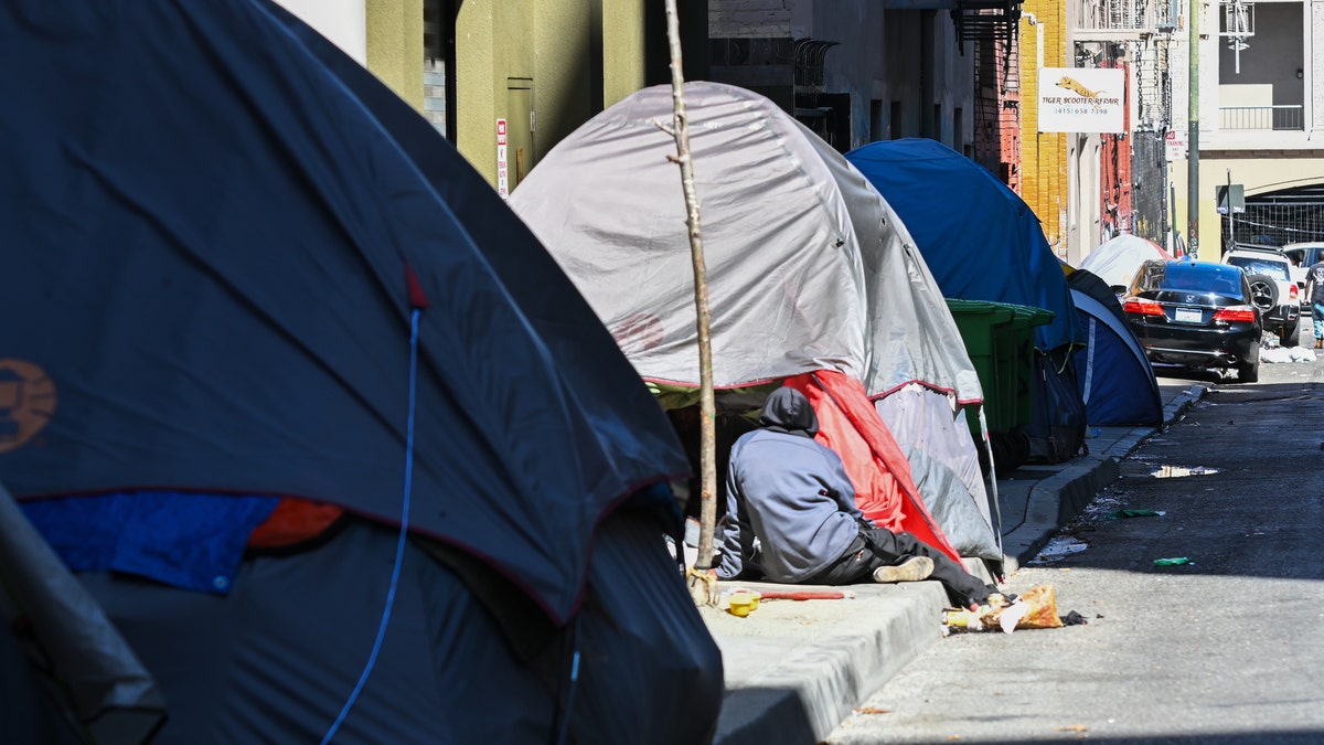 San Francisco homeless tents