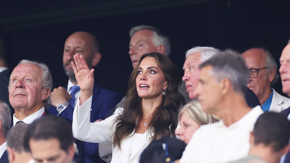 kate middleton watches rugby game