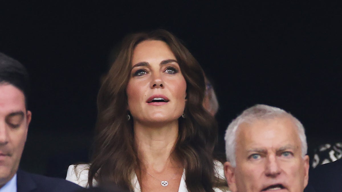kate middleton at rugby game