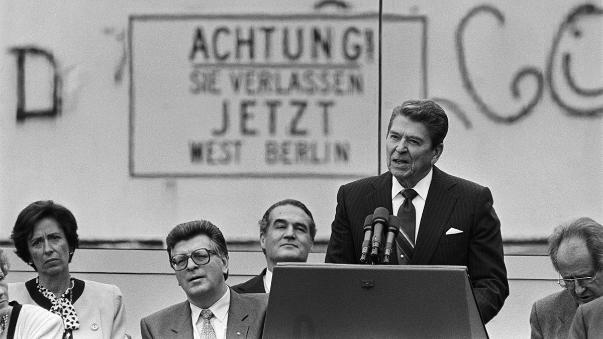 Reagan no Muro de Berlim