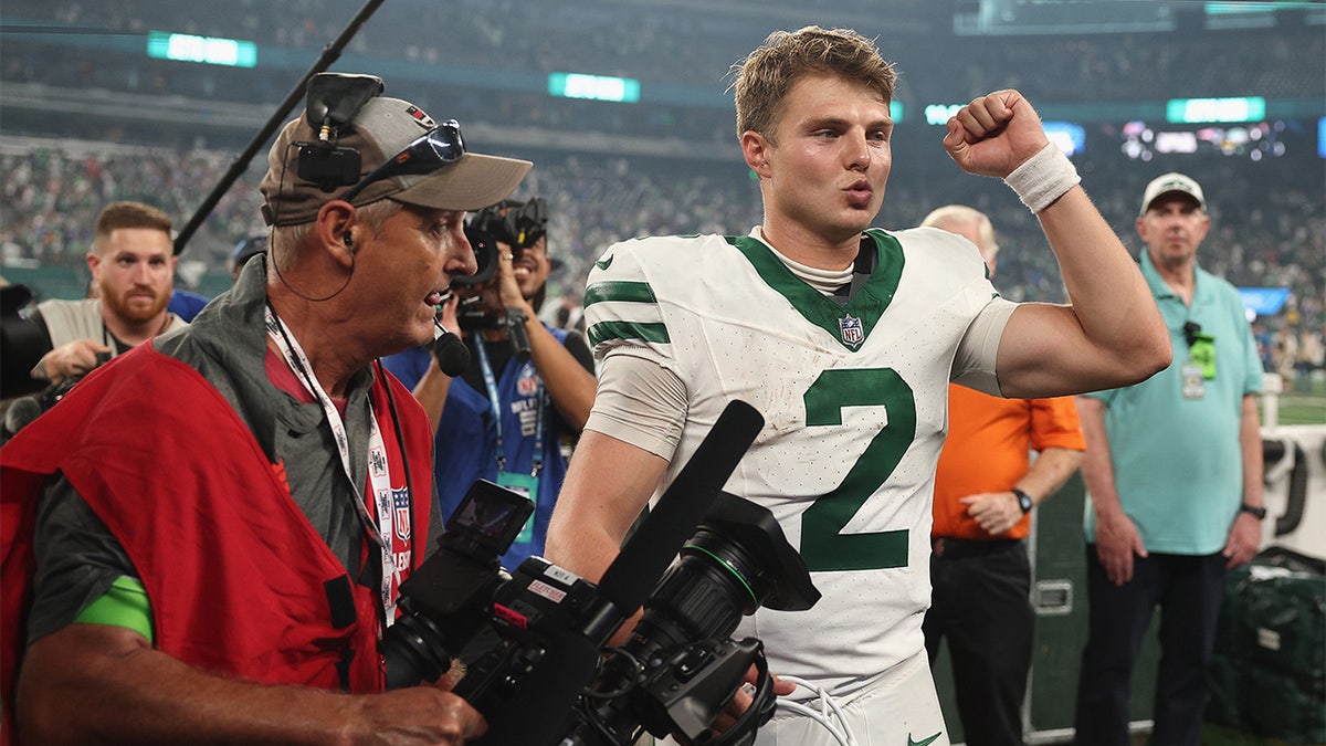 Quarterback Zach Wilson of the New York Jets passes the ball during News  Photo - Getty Images