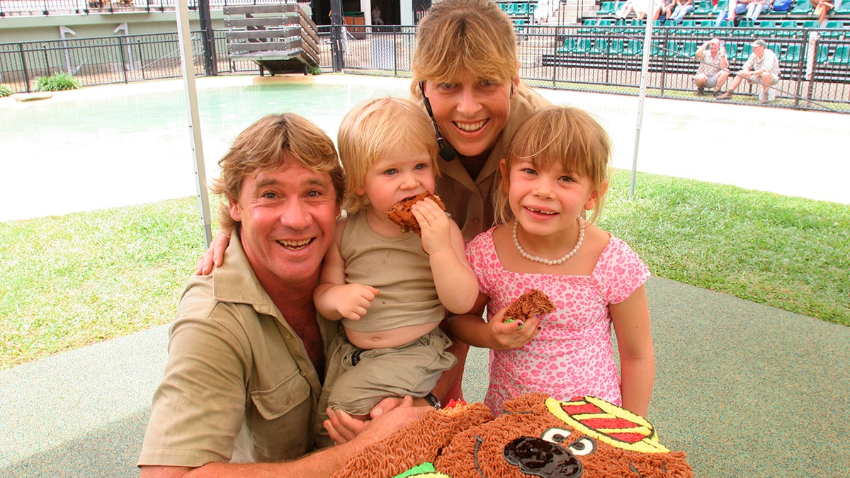 Steve Irwin, Terri Irwin, Bindi Irwin and Robert Irwin pose together