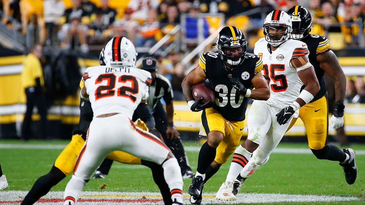 Steelers RB Jaylen Warren Was Fined Nearly His Entire Game Check For ...