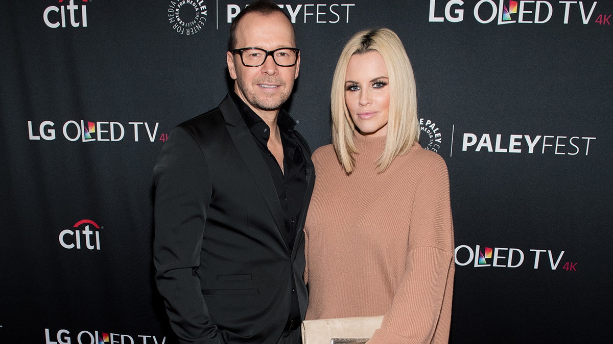 Donnie Wahlberg and Jenny McCarthy pose together