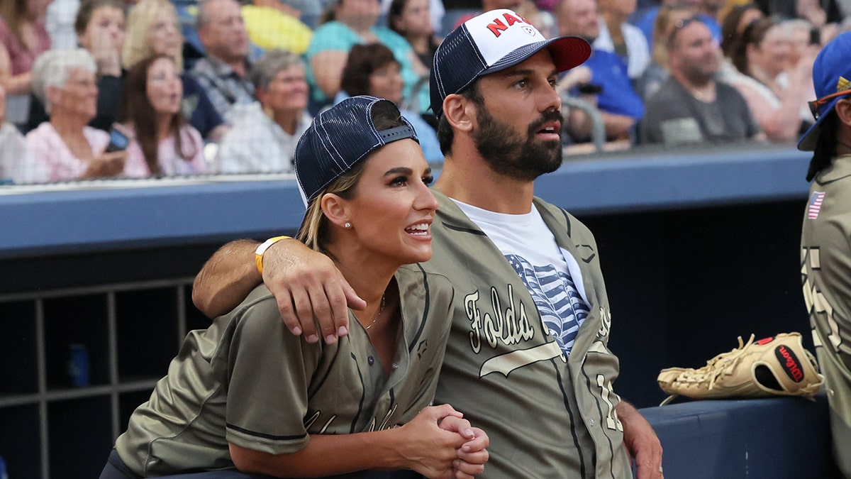 Jessie James Decker and Eric Decker at a baseball game