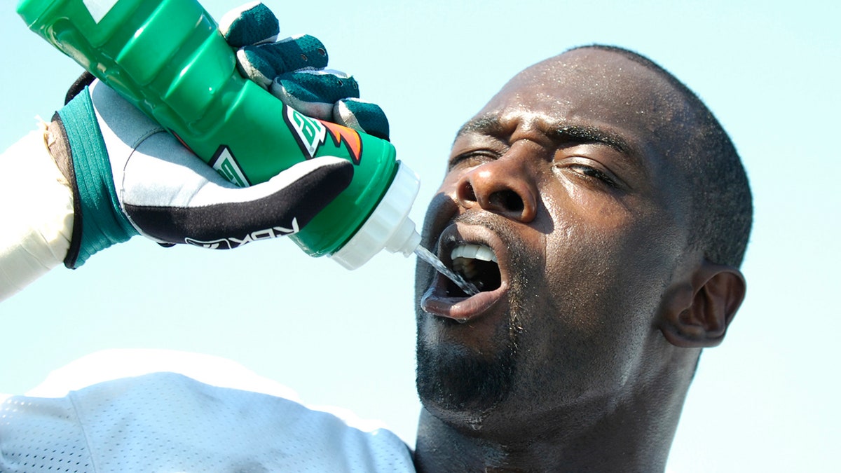 Ex-Florida star Jevon Kearse teams up with premium underwear brand to help  launch NIL group