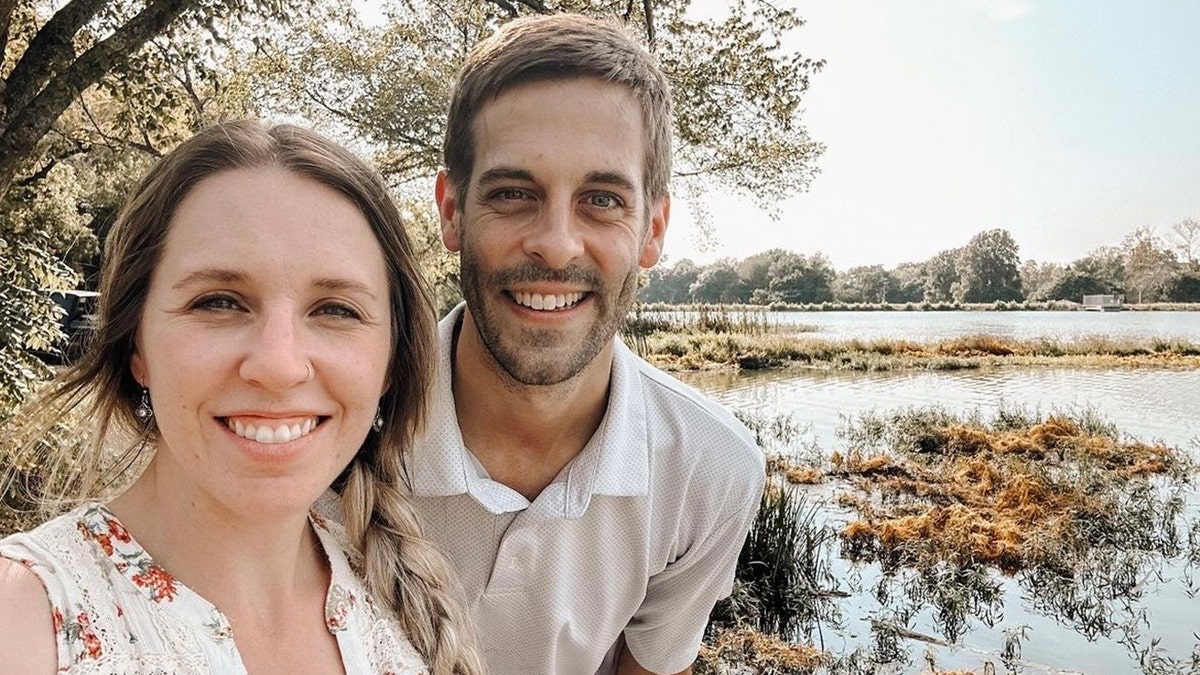 Jill Duggar Claims Religious Dad Jim Bob Would 'weaponize' Her Marriage ...