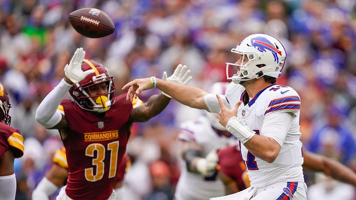 Josh Allen throws