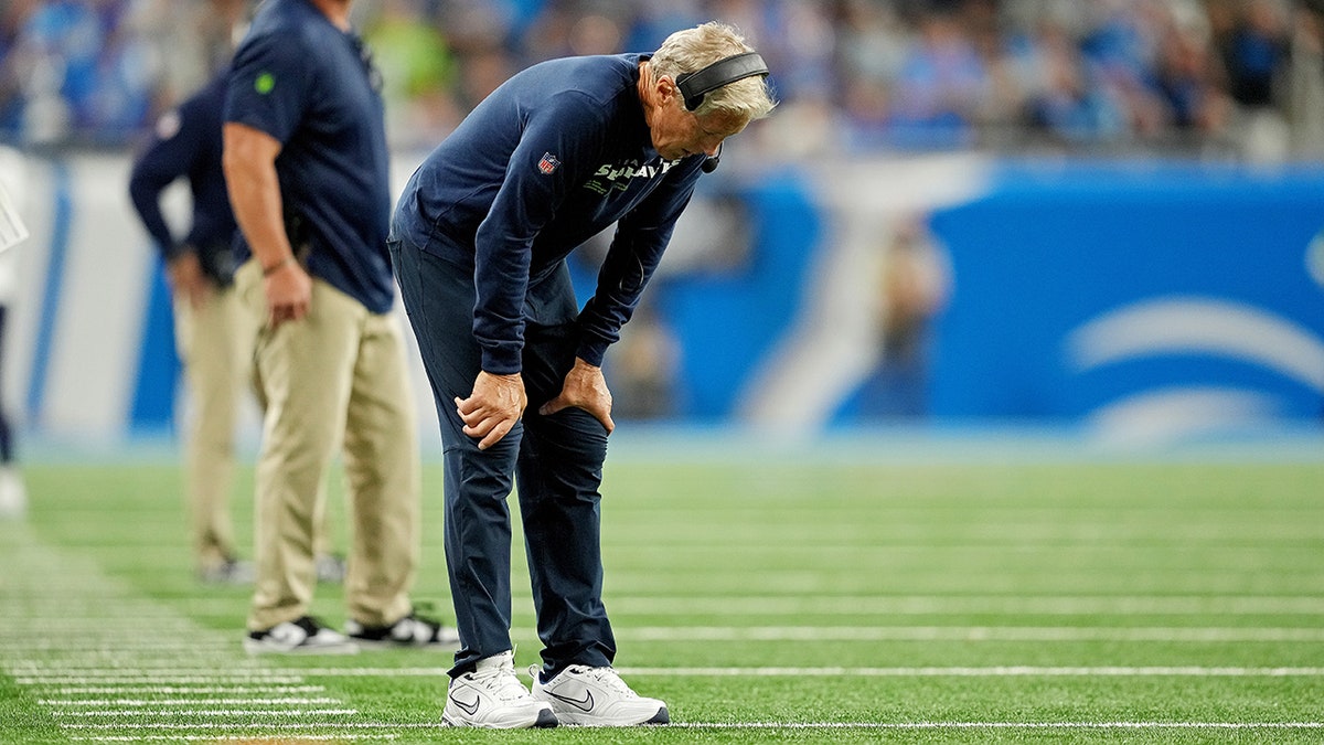 Pete Carroll frustrated