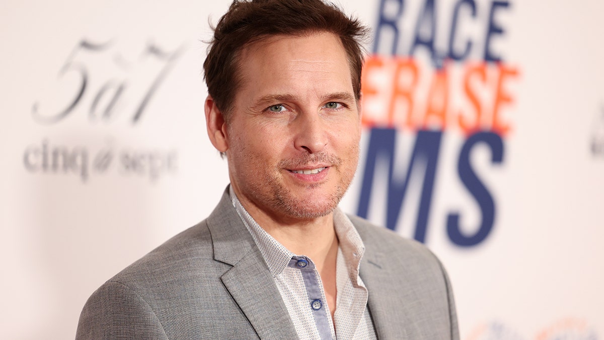 Close up of Peter Facinelli smiling