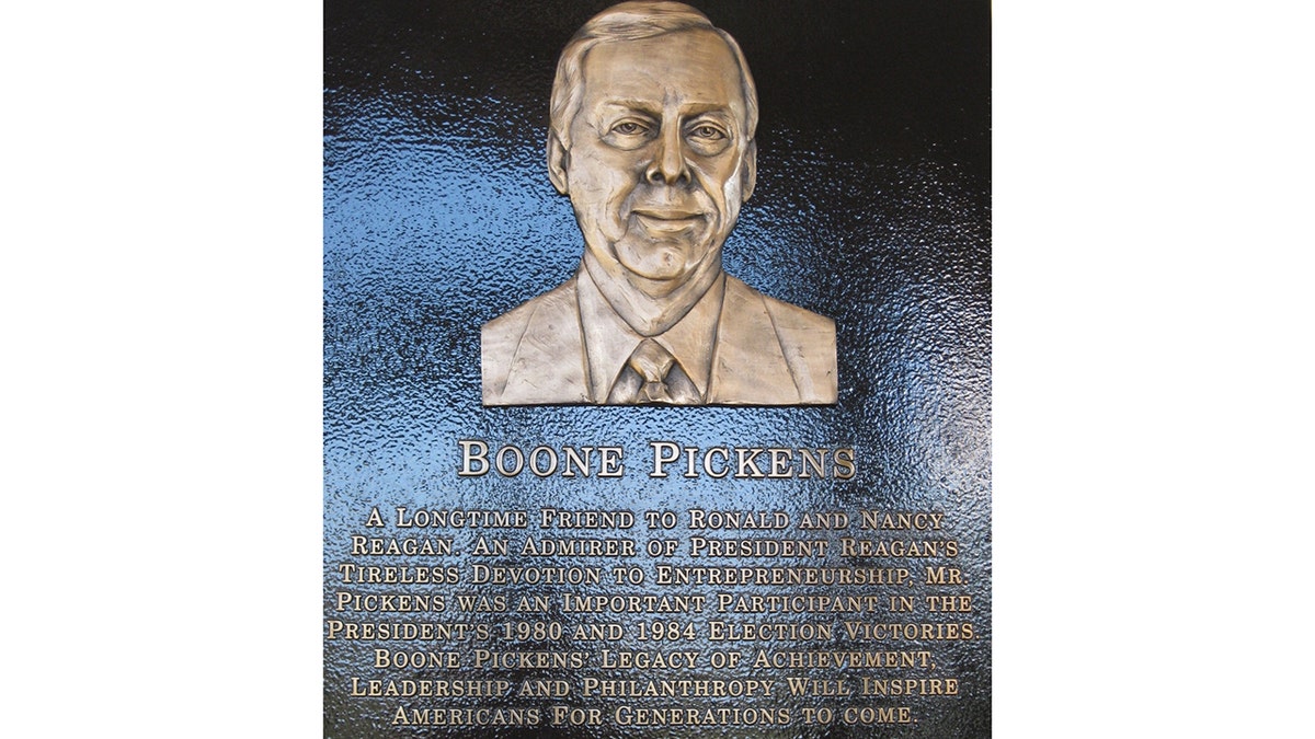 T. Boone Pickens plaque