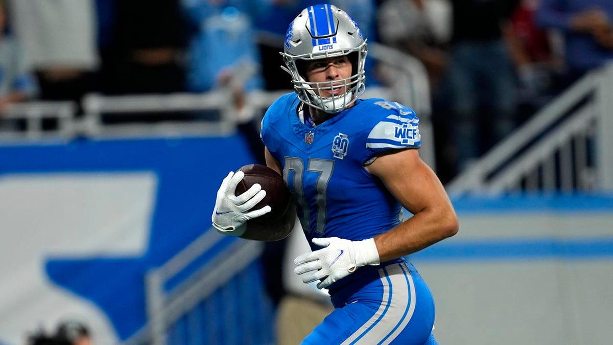 Lions’ Sam LaPorta Makes NFL History In Win Over Falcons | Fox News