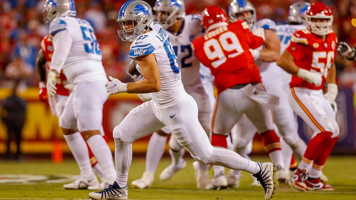 Detroit Lions Sam LaPorta shines in victory against Atlanta Falcons -  Sports Illustrated Detroit Lions News, Analysis and More