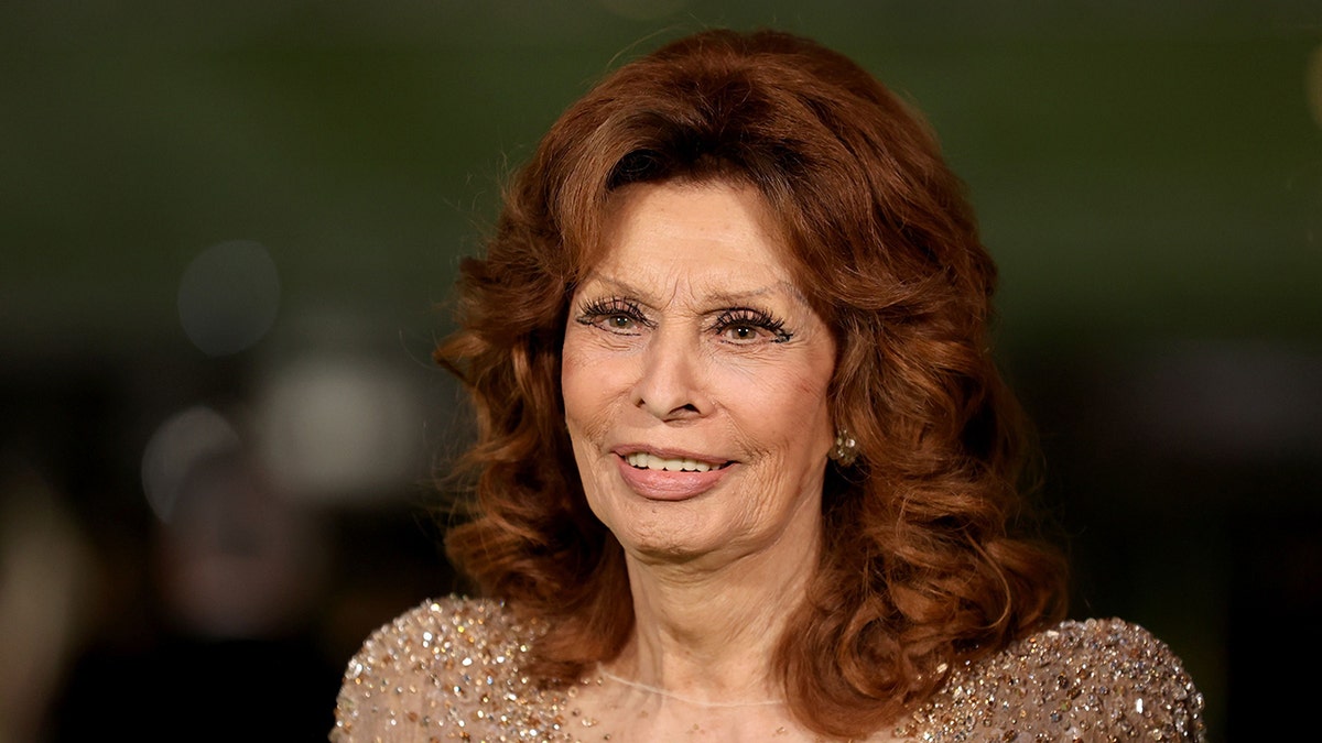 Closeup of Sophia Loren smiling