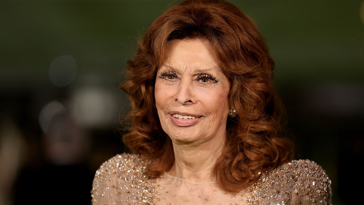 Closeup of Sophia Loren smiling