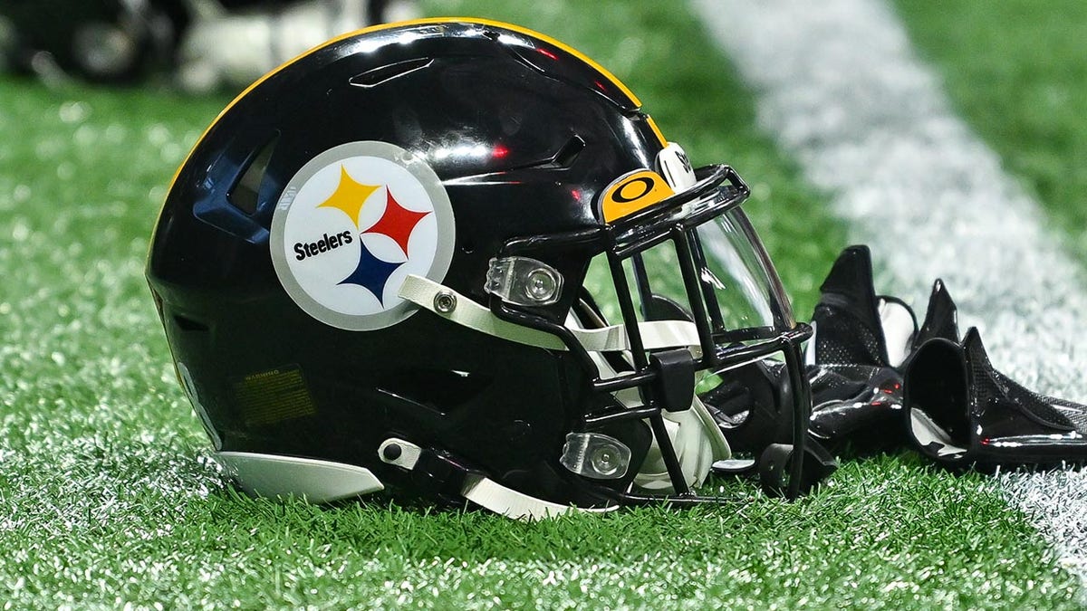 Steelers helmet