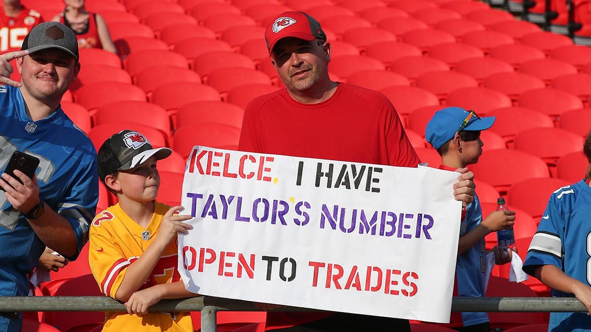 Travis Kelce fan