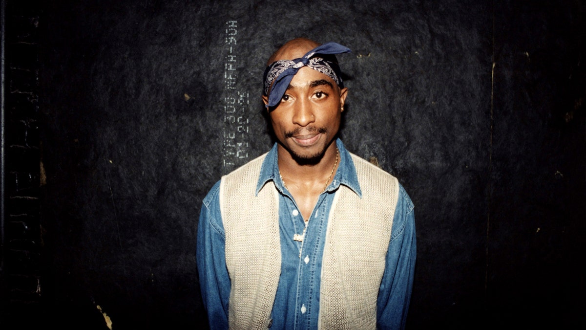 Tupac Shakur backstage