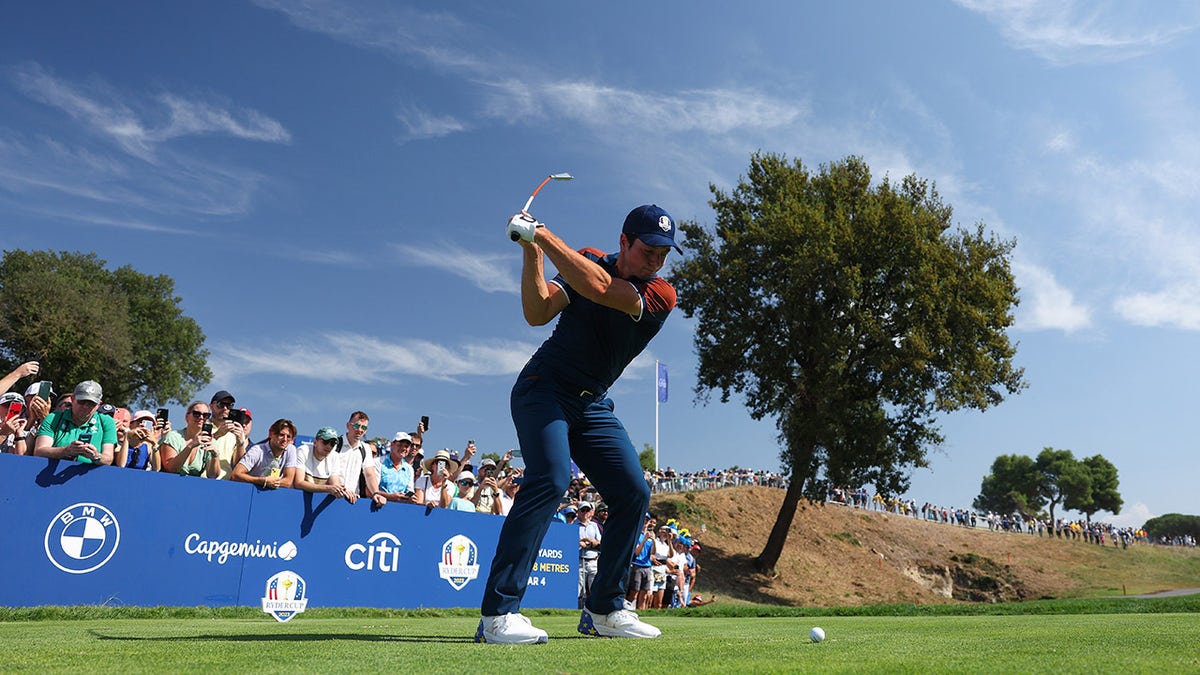 Viktor Hovland tees off